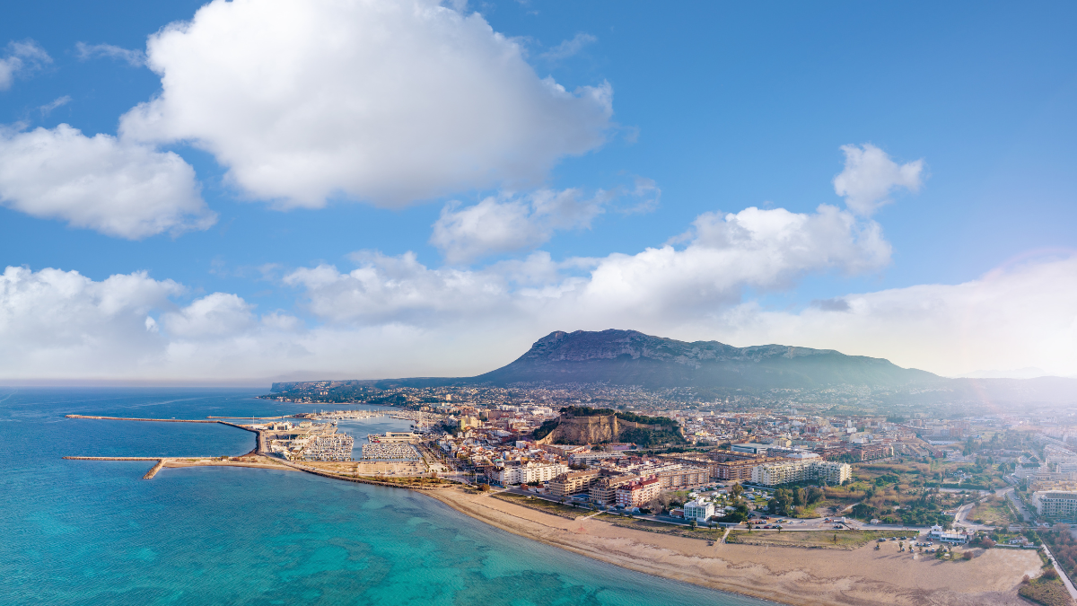 Svenskar i Spanien: Komplett Guide till Bostadsköp